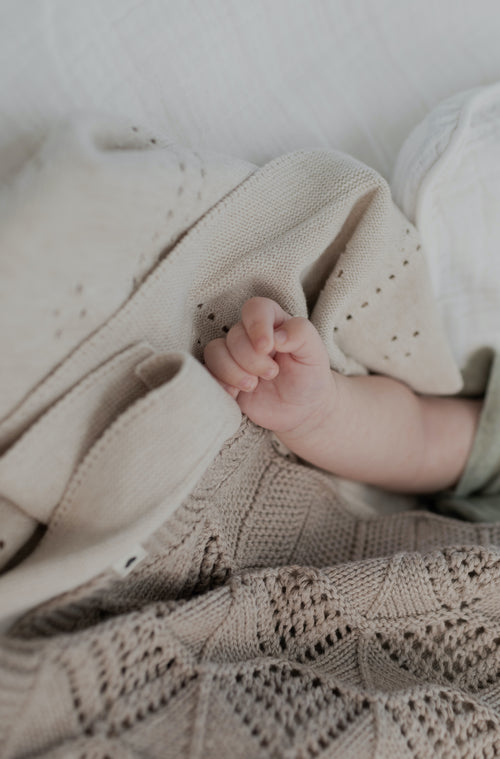 knitted pointelle blanket / ivory
