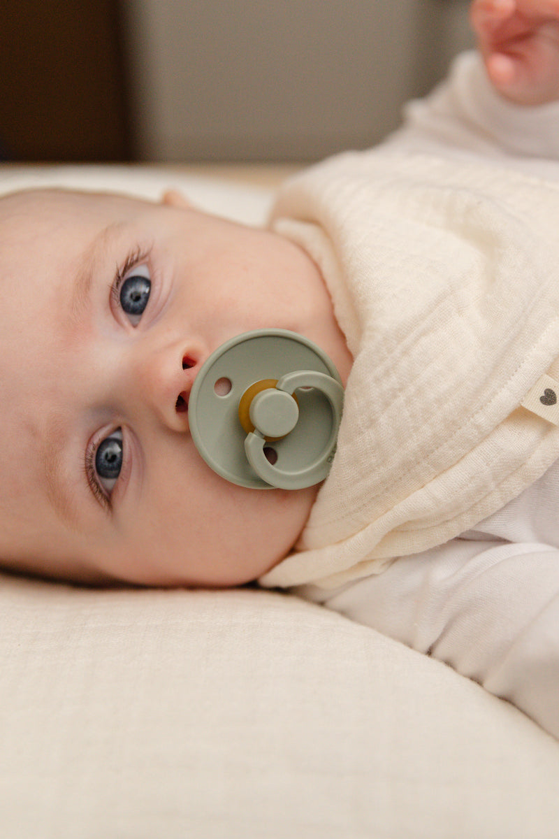 bandana bib / ivory