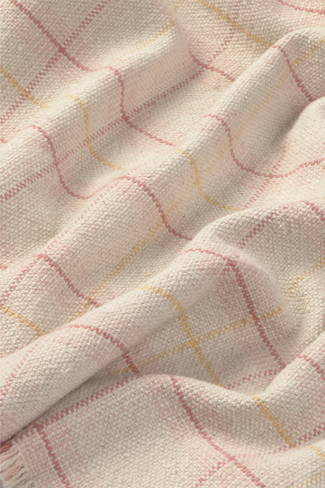 handloom kid bed throw / tartan rose