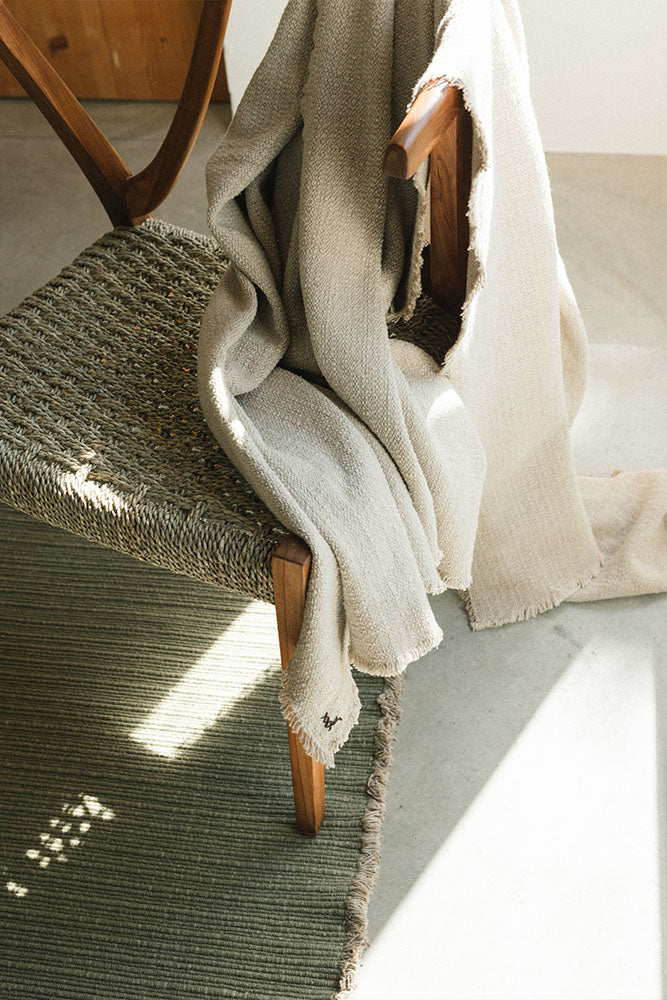 handloom throw / natural