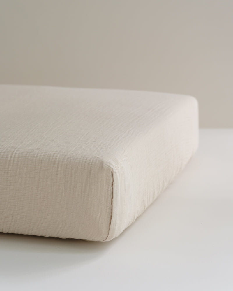 speckle fitted sheet / 2-layer gauze - ships oct. 10