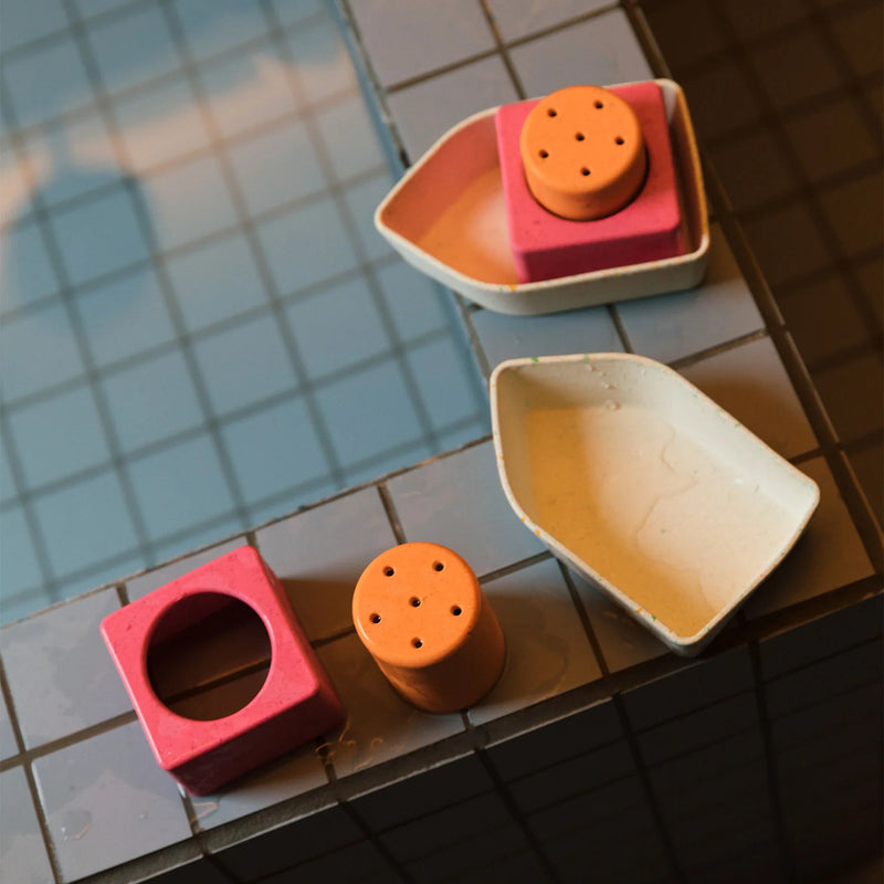 upcycled boat bath toy / orange