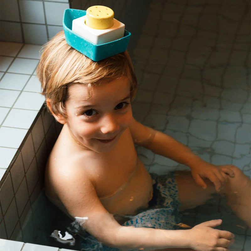 upcycled boat bath toy / yellow