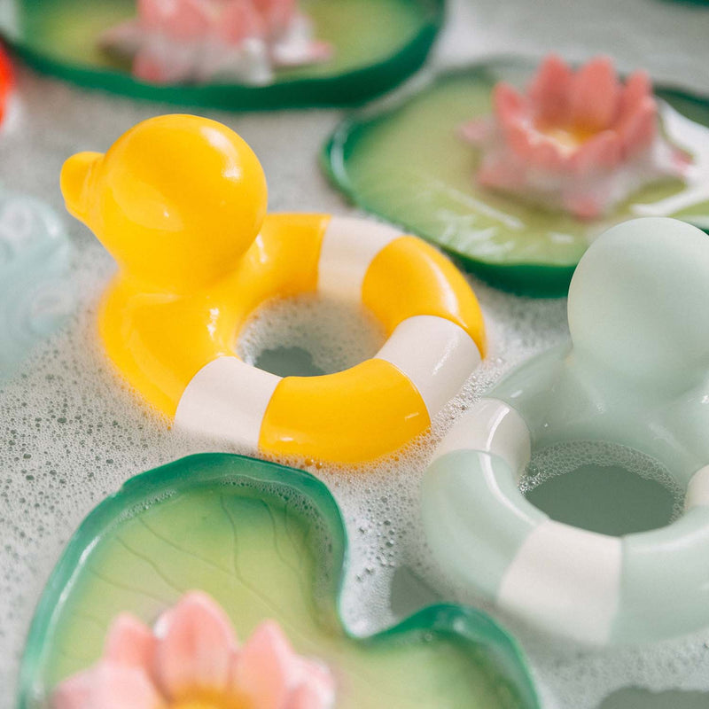 flo the floatie bath toy / yellow